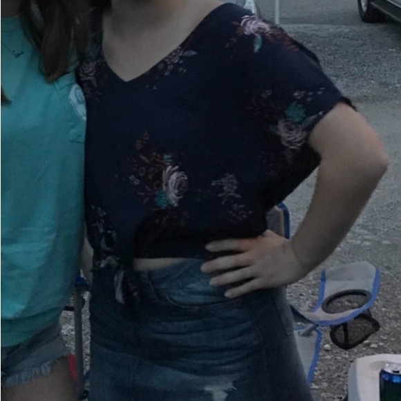 Mudd Medium Navy Floral Open Shoulder Crop Top Shirt - Picture 7 of 7